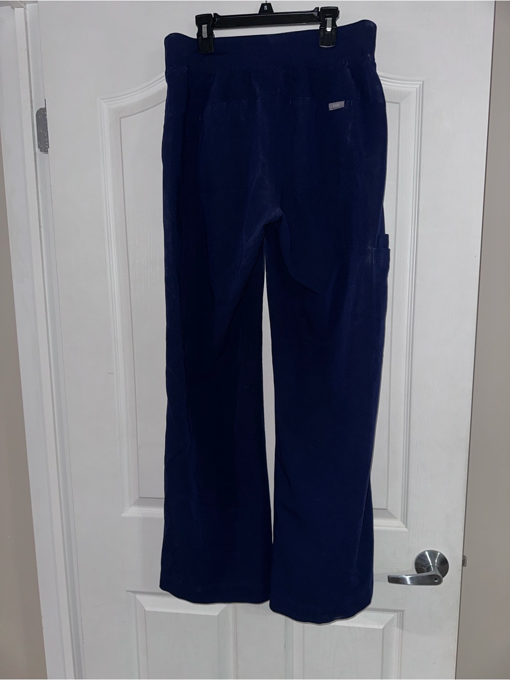FIGS Navy Blue Isabel wide leg Medium REG scrub pants - Picture 2 of 3